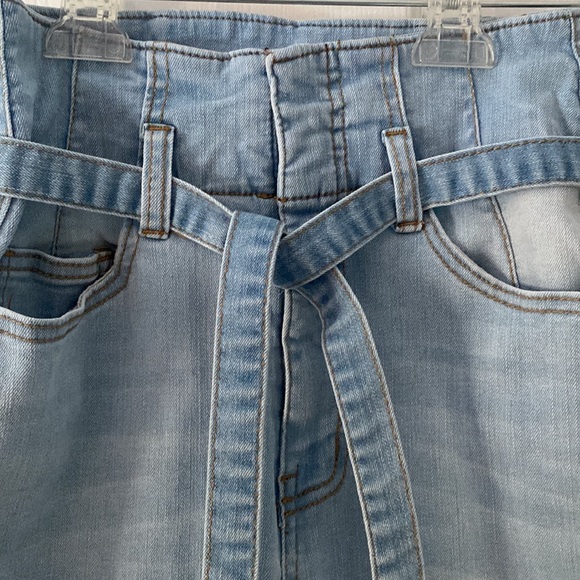 Hi rise belted light denim jeans - Picture 3 of 6